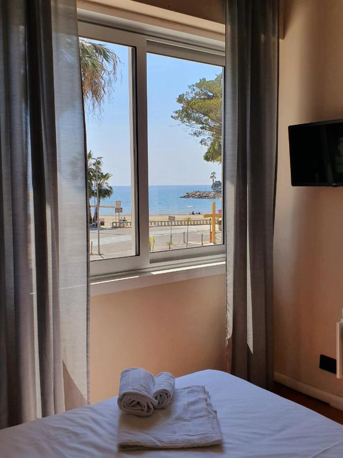 Vela Bianca H & R Hotel Diano Marina Kültér fotó